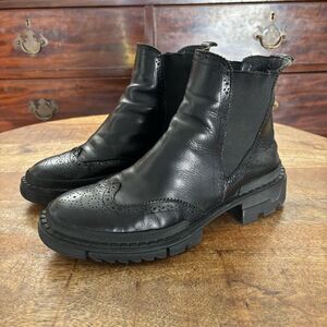Ladies Estro black leather punched wind tip pull on ankle boots 39 8.5
